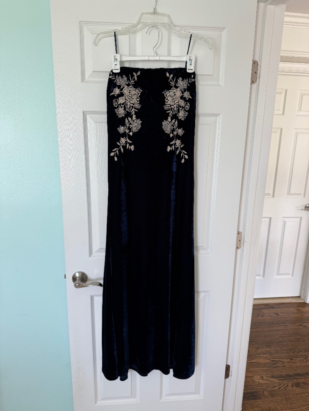 Women’s gown dress